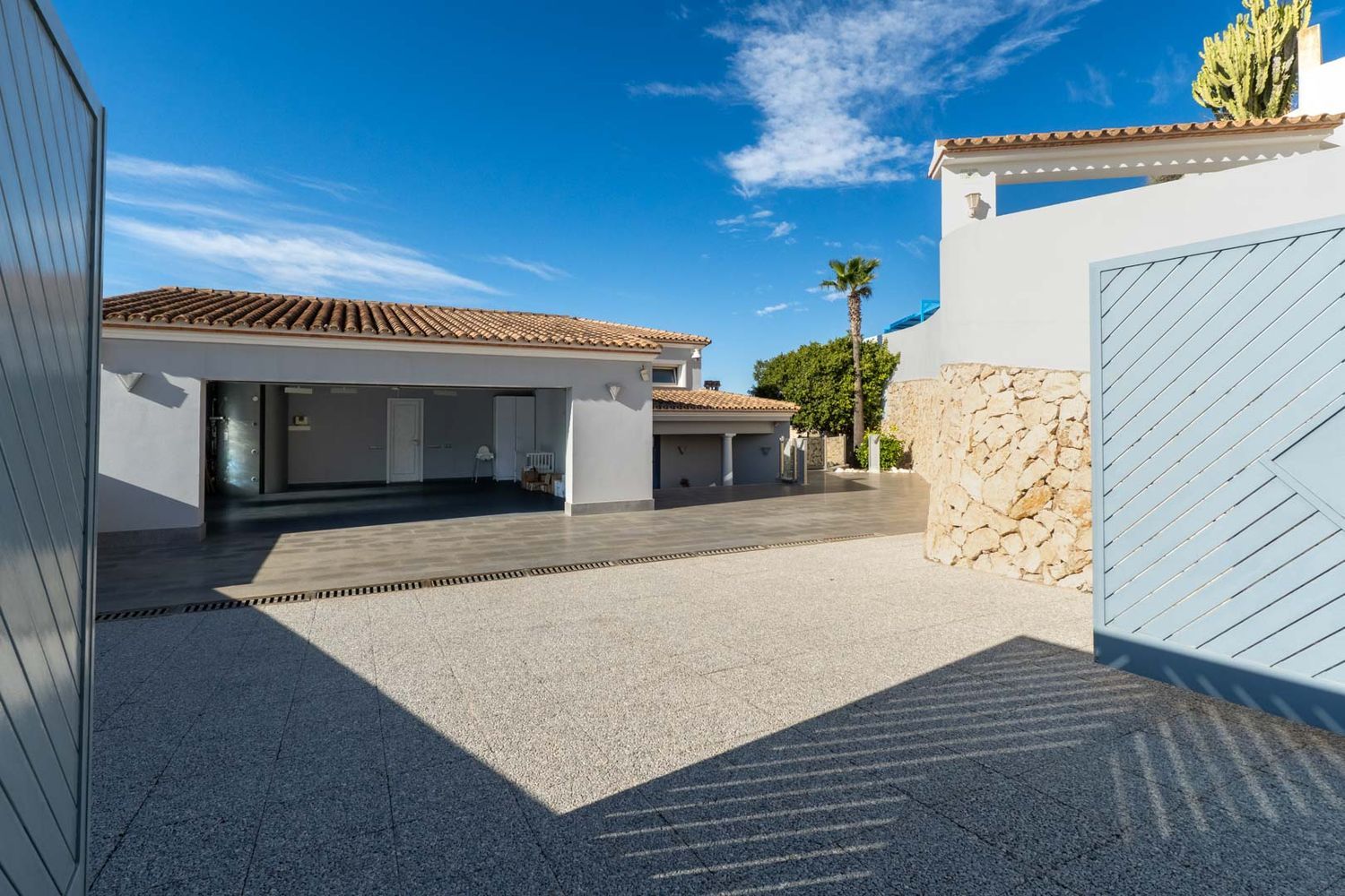 Villa de luxe à vendre à Moraira avec vues panoramiques sur la mer