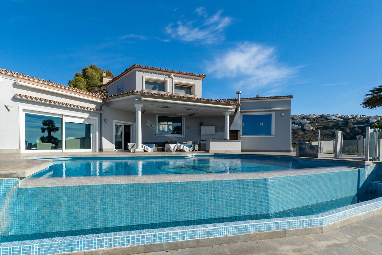 Villa de luxe à vendre à Moraira avec vues panoramiques sur la mer