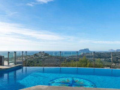 Villa de luxe à vendre à Moraira avec vues panoramiques sur la mer