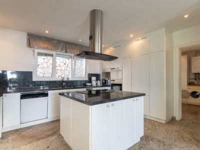 Villa de luxe à vendre à Moraira avec vues panoramiques sur la mer