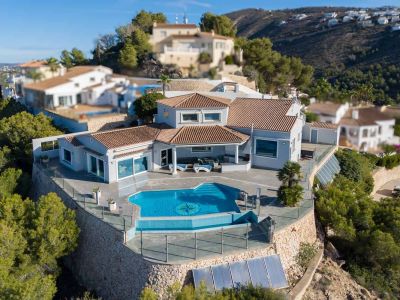 Villa de luxe à vendre à Moraira avec vues panoramiques sur la mer