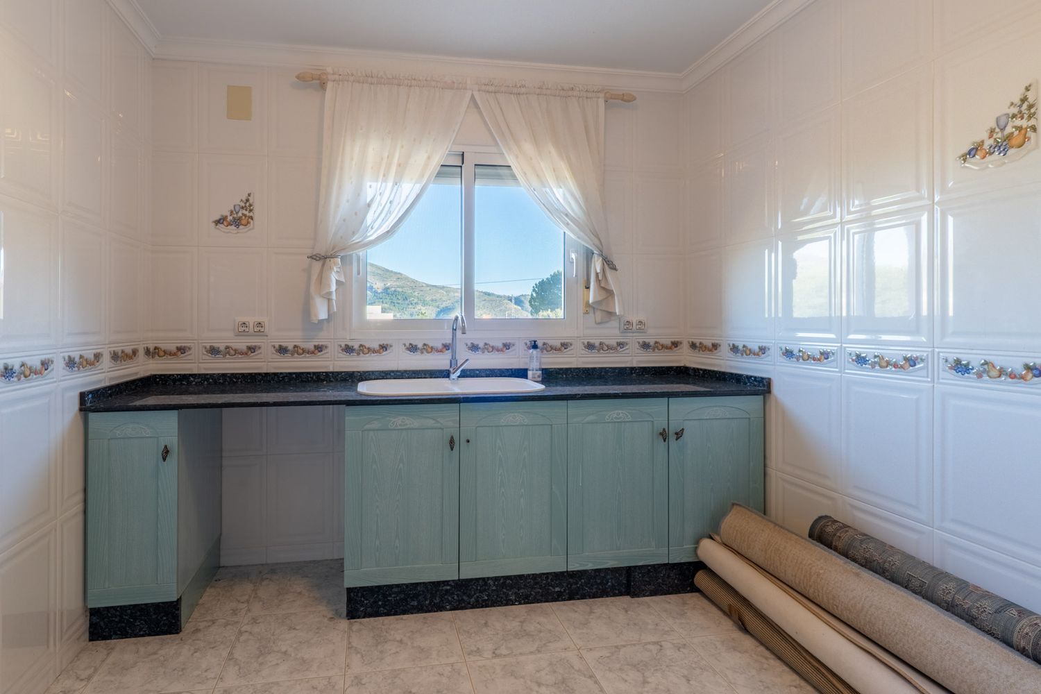 Villa de style méditerranéen à vendre à Jalón avec piscine privée et potentiel d'investissement