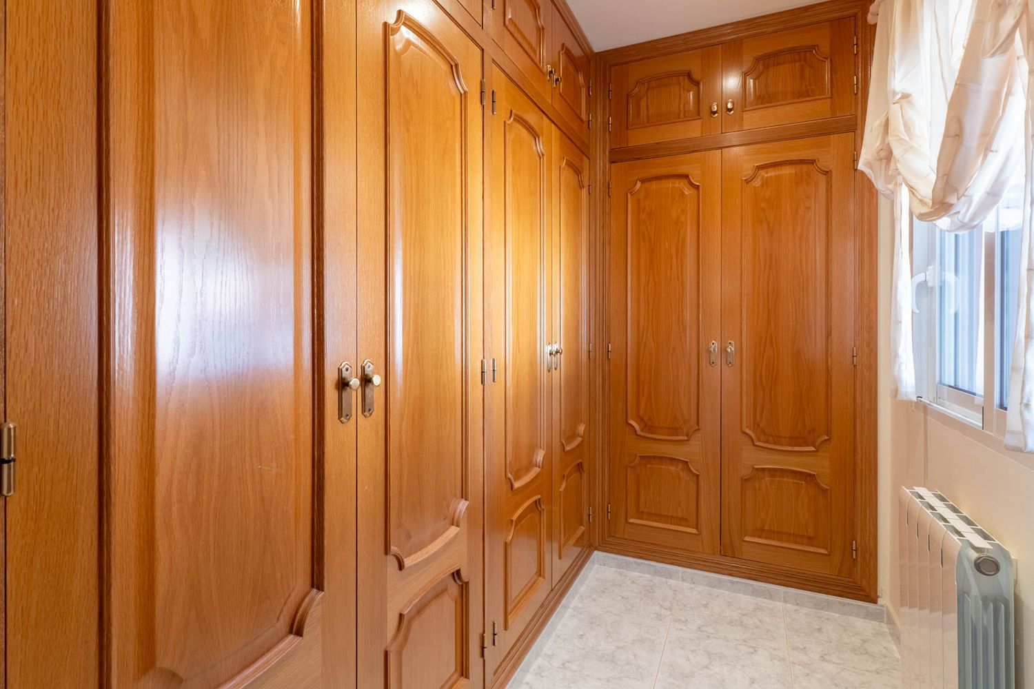 Villa de style méditerranéen à vendre à Jalón avec piscine privée et potentiel d'investissement
