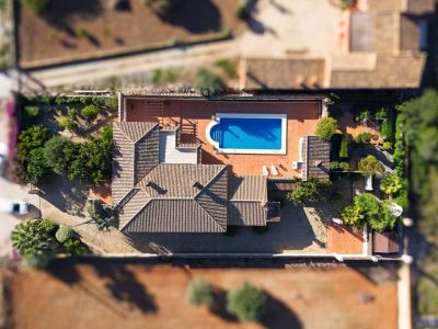 Villa de style méditerranéen à vendre à Jalón avec piscine privée et potentiel d'investissement