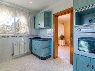 Villa de style méditerranéen à vendre à Jalón avec piscine privée et potentiel d'investissement