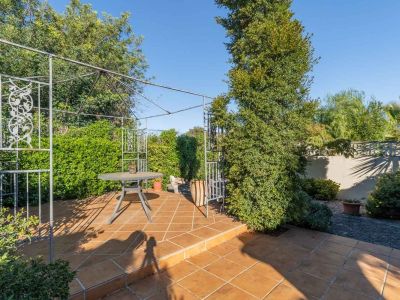 Villa de style méditerranéen à vendre à Jalón avec piscine privée et potentiel d'investissement