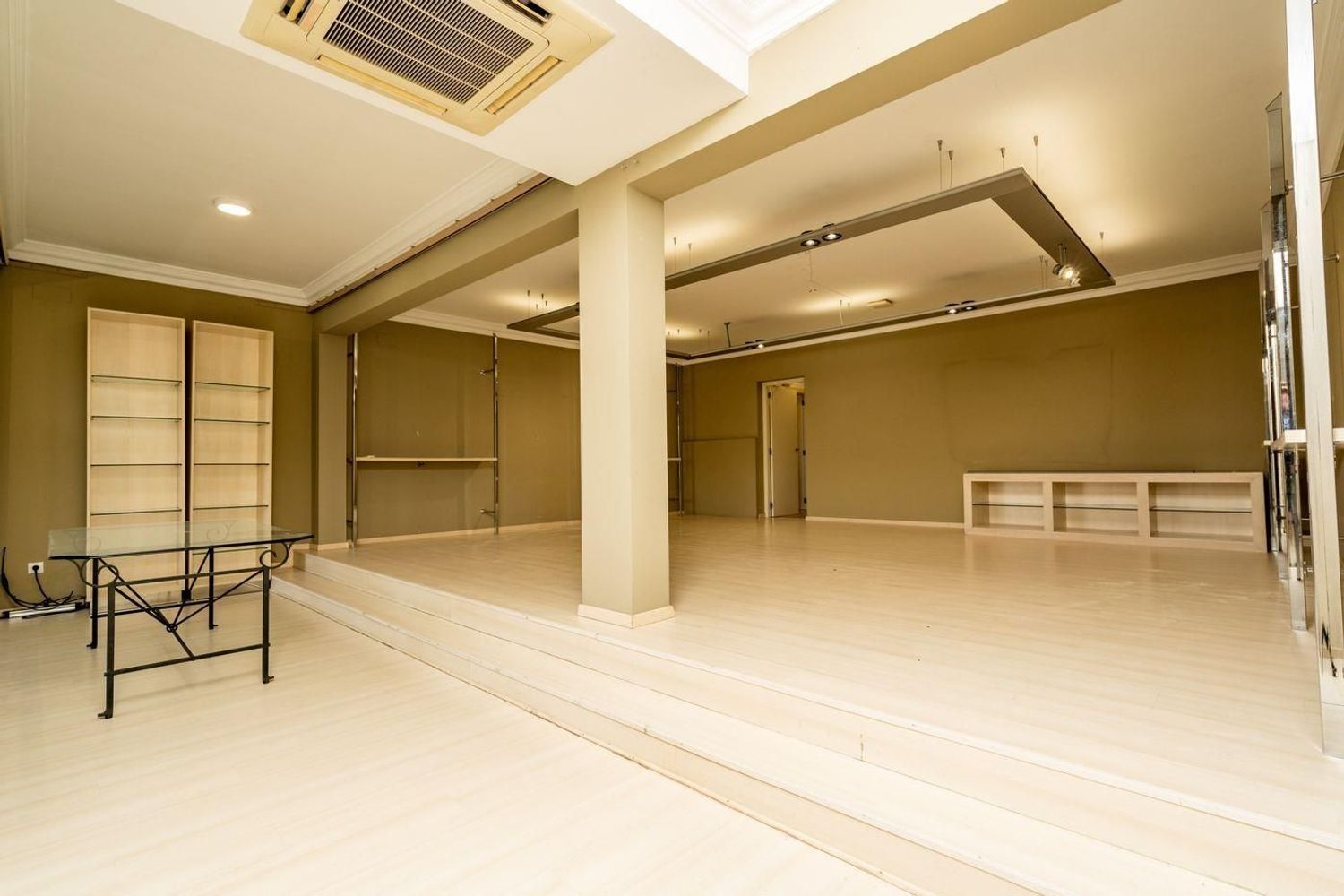 Opportunité unique: logement et local commercial à vendre à Benissa avec grand parking