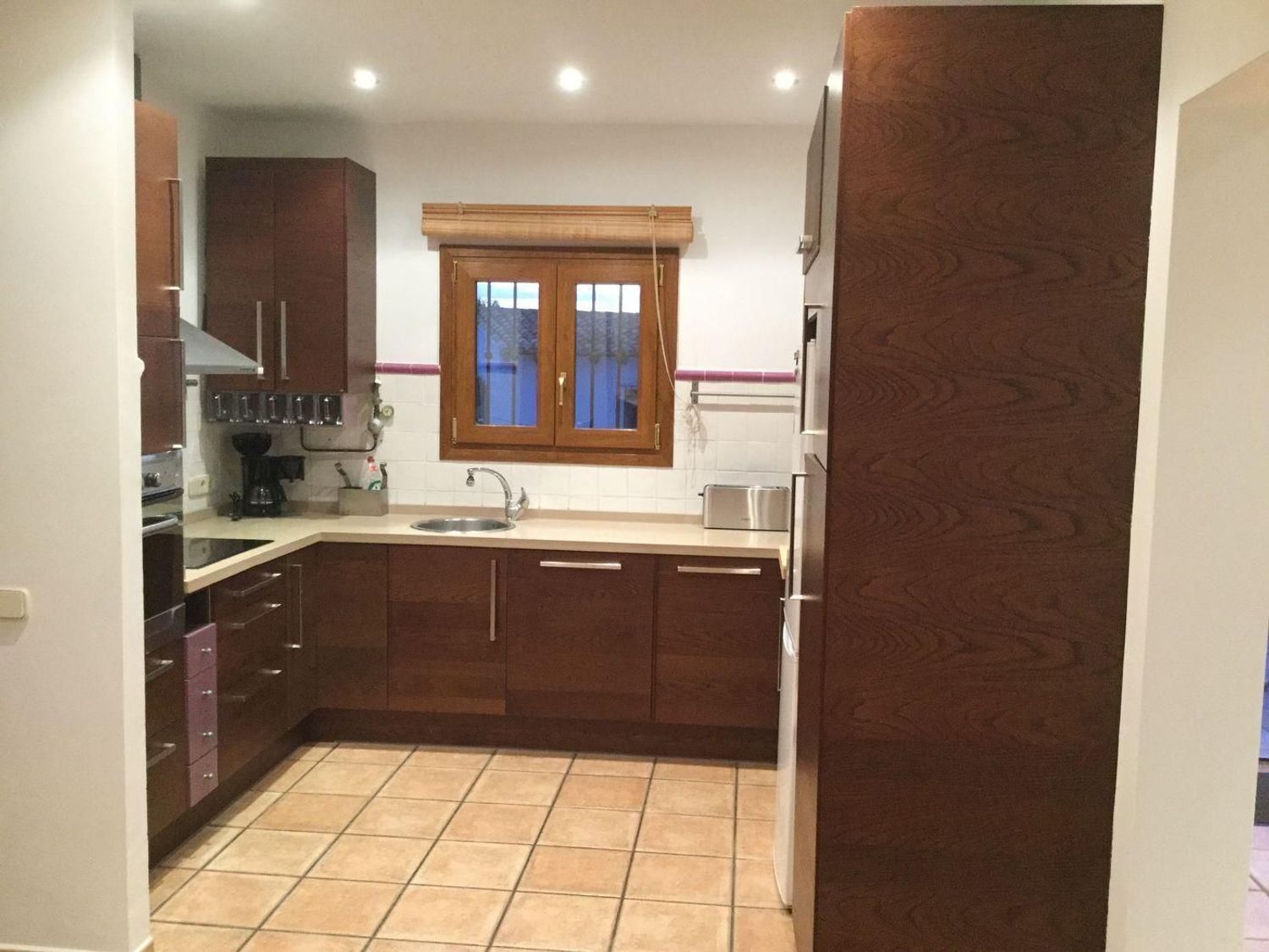 Opportunité unique: logement et local commercial à vendre à Benissa avec grand parking