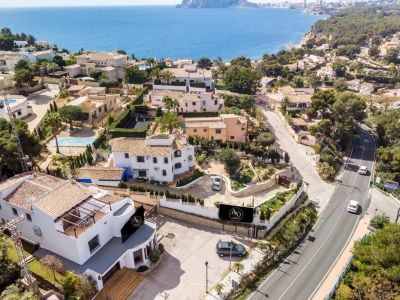 Opportunité unique: logement et local commercial à vendre à Benissa avec grand parking