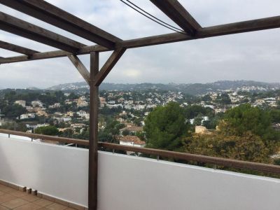 Opportunité unique: logement et local commercial à vendre à Benissa avec grand parking