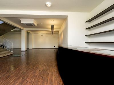 Opportunité unique: logement et local commercial à vendre à Benissa avec grand parking