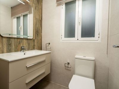 Opportunité unique: logement et local commercial à vendre à Benissa avec grand parking