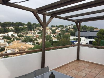 Opportunité unique: logement et local commercial à vendre à Benissa avec grand parking
