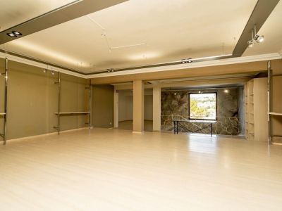 Opportunité unique: logement et local commercial à vendre à Benissa avec grand parking