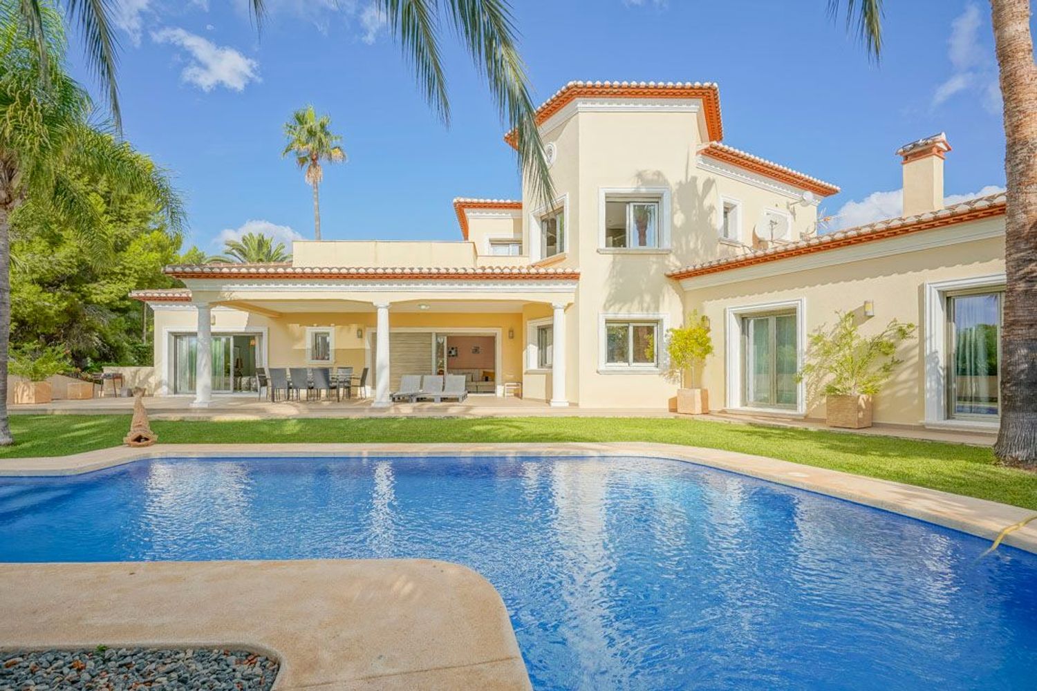 Villa traditionnelle à vendre à Benissa avec vue mer et sur le Peñón de Ifach