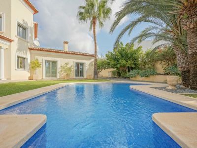 Villa traditionnelle à vendre à Benissa avec vue mer et sur le Peñón de Ifach