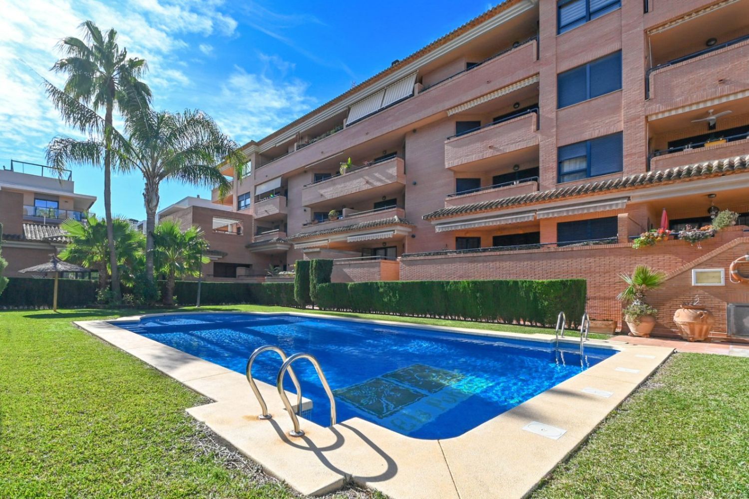 Appartement à vendre à Jávea, Jardines del Pueblo, intimité et confort