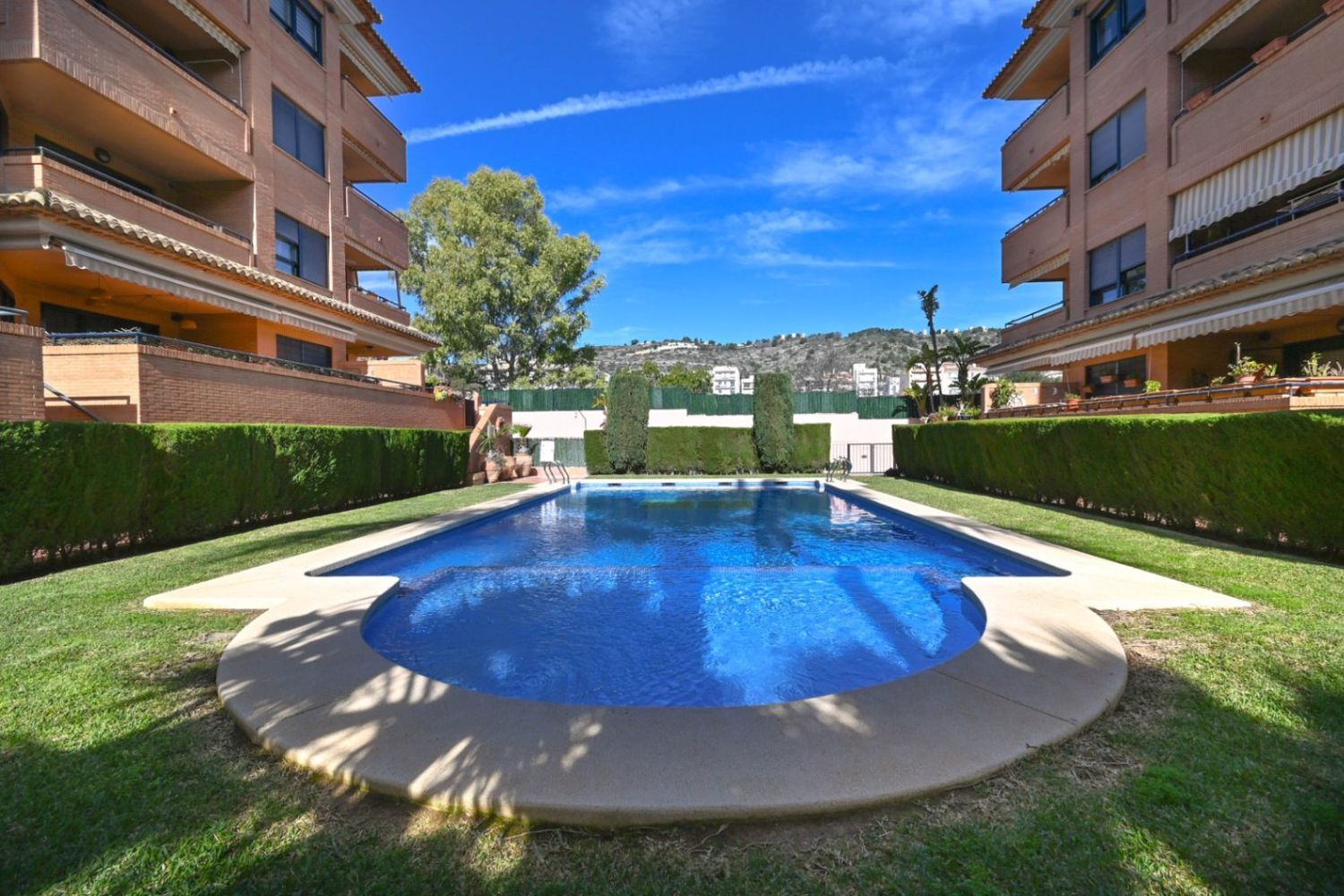 Appartement à vendre à Jávea, Jardines del Pueblo, intimité et confort