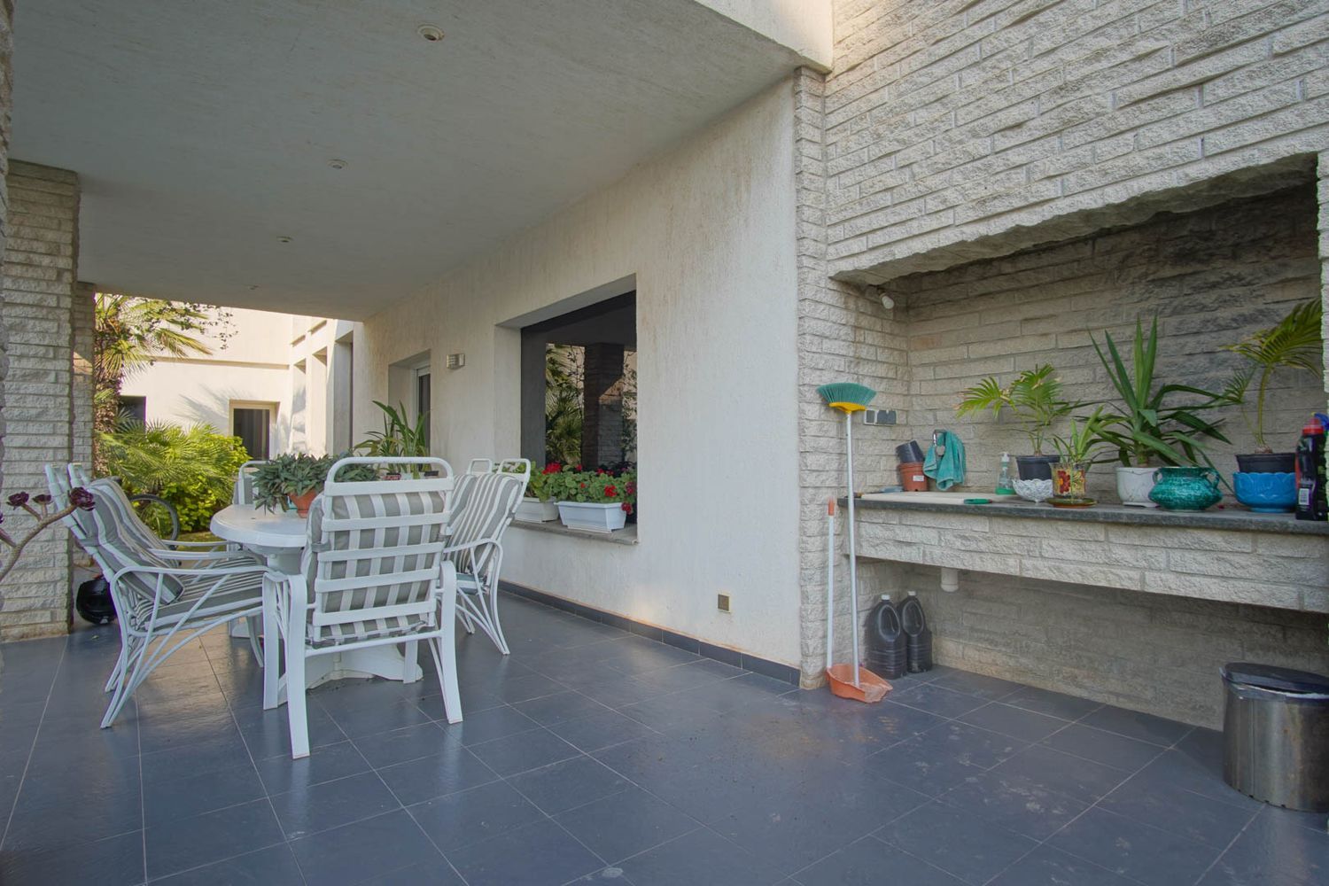 Villa de luxe à vendre à Dénia avec piscine privée et vue Montgó