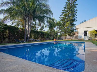 Villa de luxe à vendre à Dénia avec piscine privée et vue Montgó