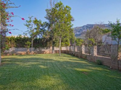 Villa de luxe à vendre à Dénia avec piscine privée et vue Montgó