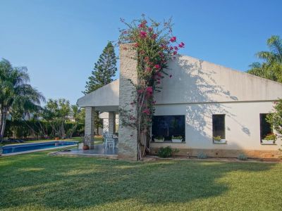 Villa de luxe à vendre à Dénia avec piscine privée et vue Montgó