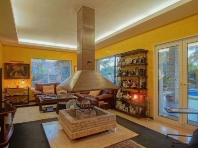 Villa de luxe à vendre à Dénia avec piscine privée et vue Montgó