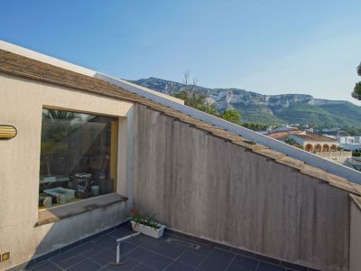 Villa de luxe à vendre à Dénia avec piscine privée et vue Montgó