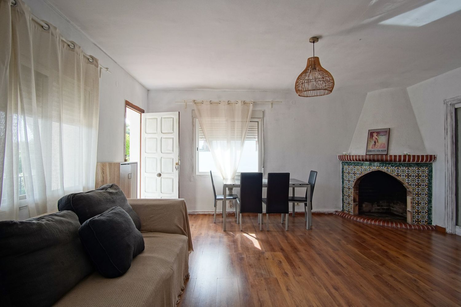 Villa indépendante à vendre à Las Rotas, Dénia, avec restaurant et vue mer