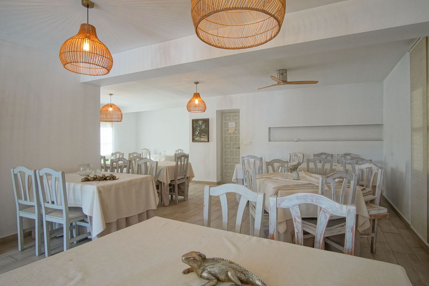 Villa indépendante à vendre à Las Rotas, Dénia, avec restaurant et vue mer