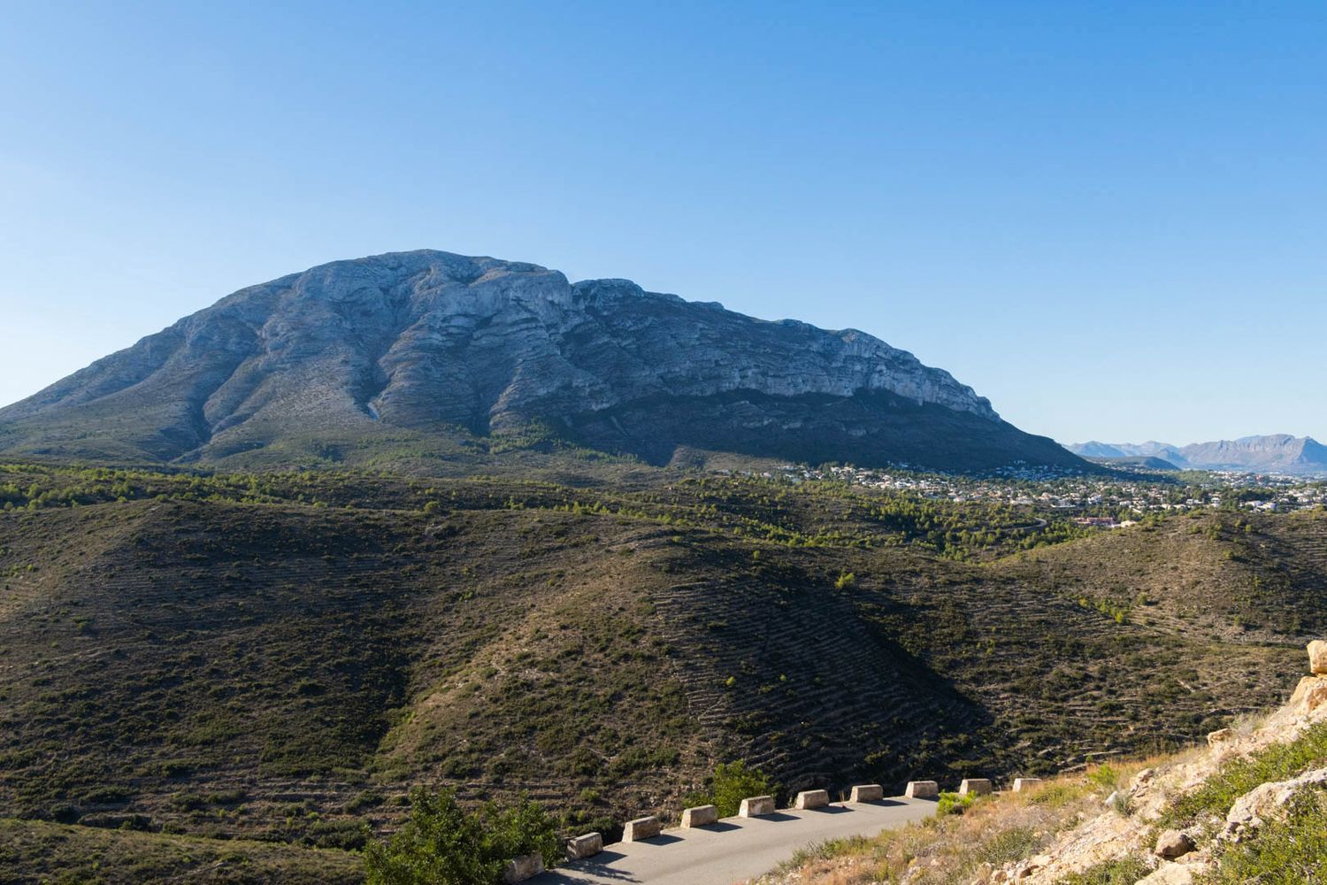 Villa indépendante à vendre à Las Rotas, Dénia, avec restaurant et vue mer