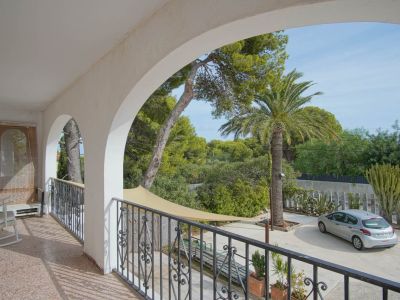 Villa indépendante à vendre à Las Rotas, Dénia, avec restaurant et vue mer