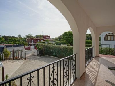 Villa indépendante à vendre à Las Rotas, Dénia, avec restaurant et vue mer