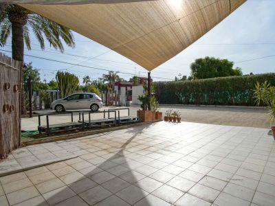 Villa indépendante à vendre à Las Rotas, Dénia, avec restaurant et vue mer