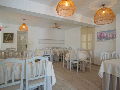Villa indépendante à vendre à Las Rotas, Dénia, avec restaurant et vue mer