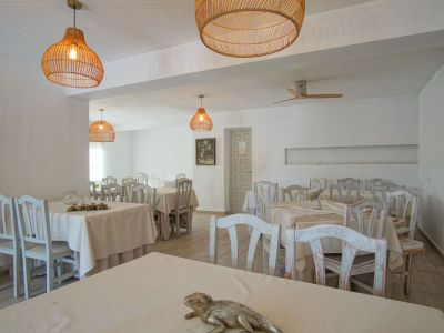 Villa indépendante à vendre à Las Rotas, Dénia, avec restaurant et vue mer