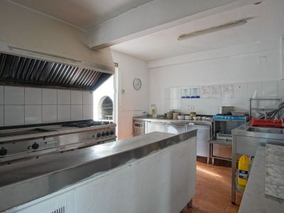 Villa indépendante à vendre à Las Rotas, Dénia, avec restaurant et vue mer