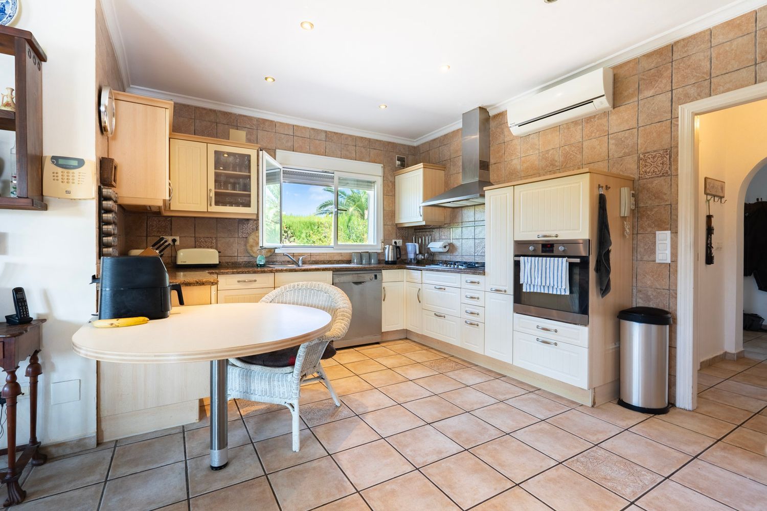 Villa traditionnelle à vendre à Jávea, Costa Nova, avec piscine et proche des criques