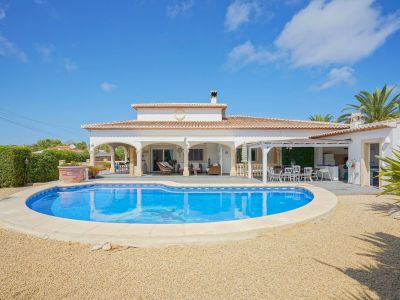 Villa traditionnelle à vendre à Jávea, Costa Nova, avec piscine et proche des criques