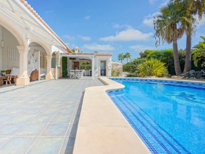 Villa traditionnelle à vendre à Jávea, Costa Nova, avec piscine et proche des criques