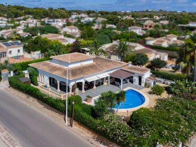 Villa traditionnelle à vendre à Jávea, Costa Nova, avec piscine et proche des criques