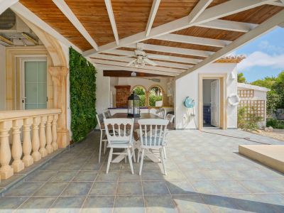 Villa traditionnelle à vendre à Jávea, Costa Nova, avec piscine et proche des criques