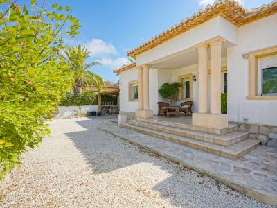 Villa traditionnelle à vendre à Jávea, Costa Nova, avec piscine et proche des criques