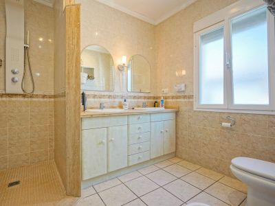 Villa traditionnelle à vendre à Jávea, Costa Nova, avec piscine et proche des criques