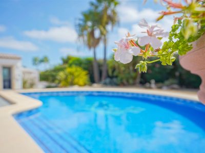 Villa traditionnelle à vendre à Jávea, Costa Nova, avec piscine et proche des criques