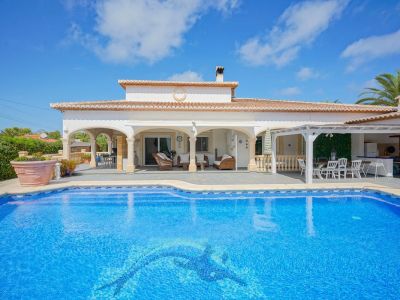 Villa traditionnelle à vendre à Jávea, Costa Nova, avec piscine et proche des criques
