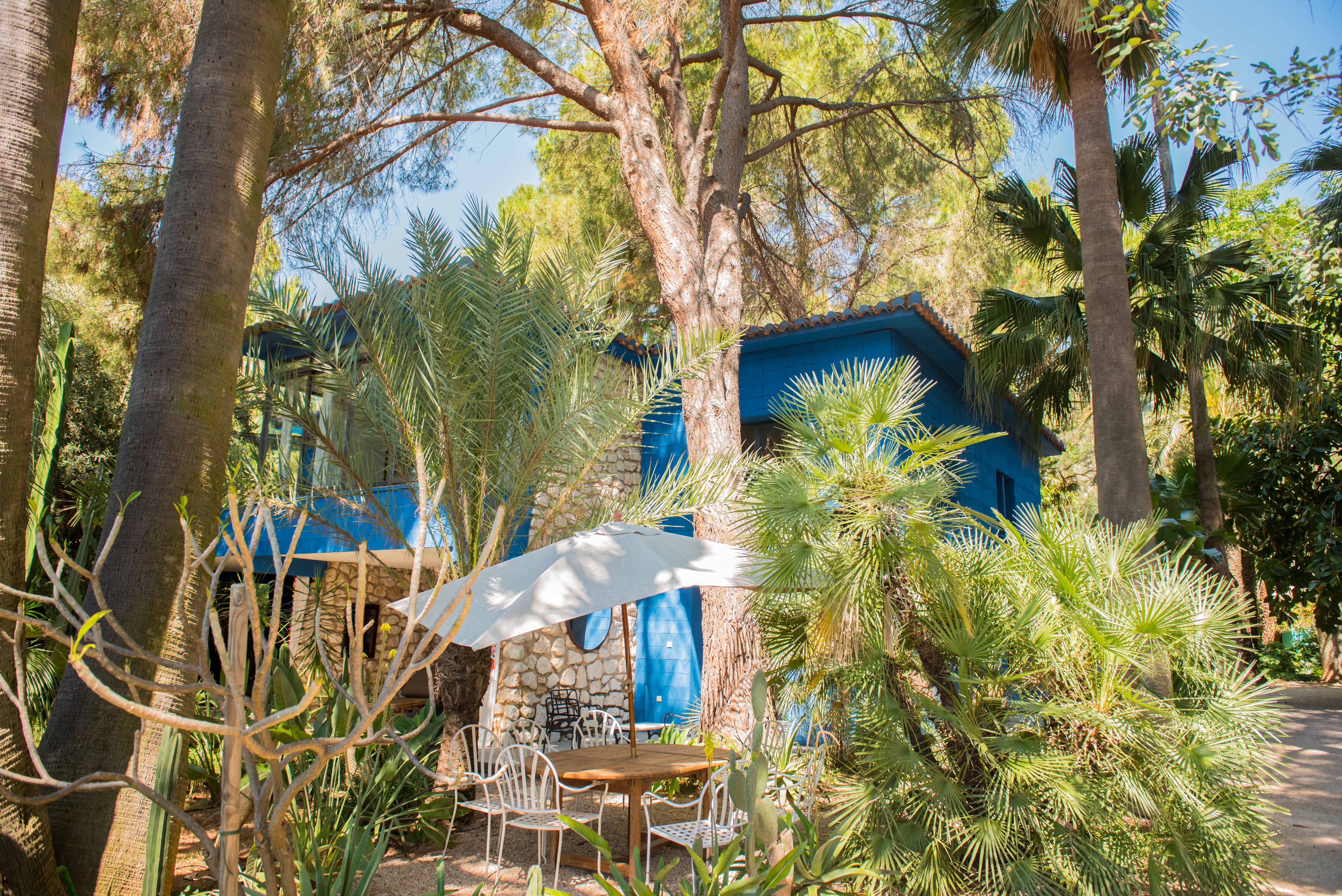 Ecolodge composé de 5 maisons indépendantes dans un jardin tropical de 20.000 m² à Sagra