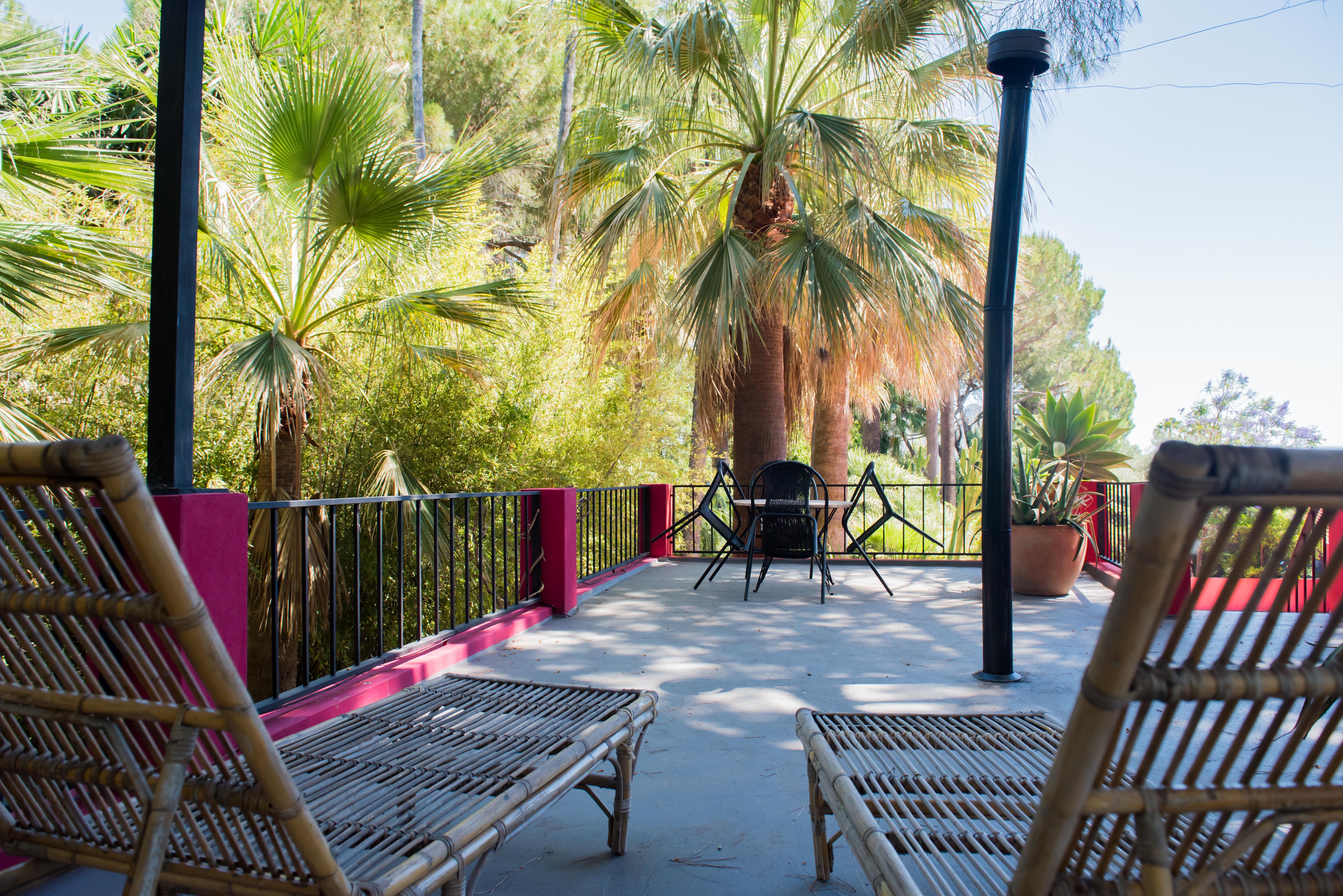 Ecolodge composé de 5 maisons indépendantes dans un jardin tropical de 20.000 m² à Sagra