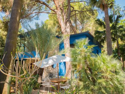 Ecolodge composé de 5 maisons indépendantes dans un jardin tropical de 20.000 m² à Sagra