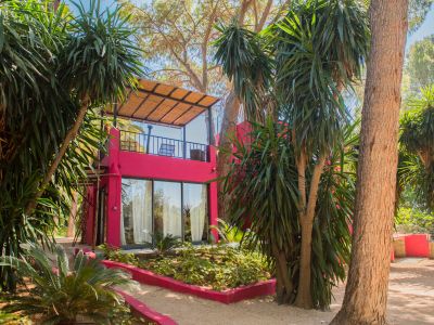 Ecolodge composé de 5 maisons indépendantes dans un jardin tropical de 20.000 m² à Sagra